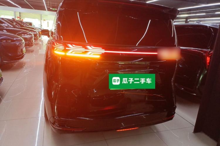 Used Denza D9 2025 DM-i Intelligent Drive 1020 Four-Wheel Drive Flagship Model