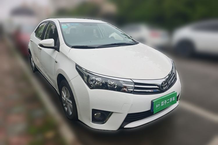 Used Toyota Corolla 2014 1.6L CVT GL Front Right 45 Deg