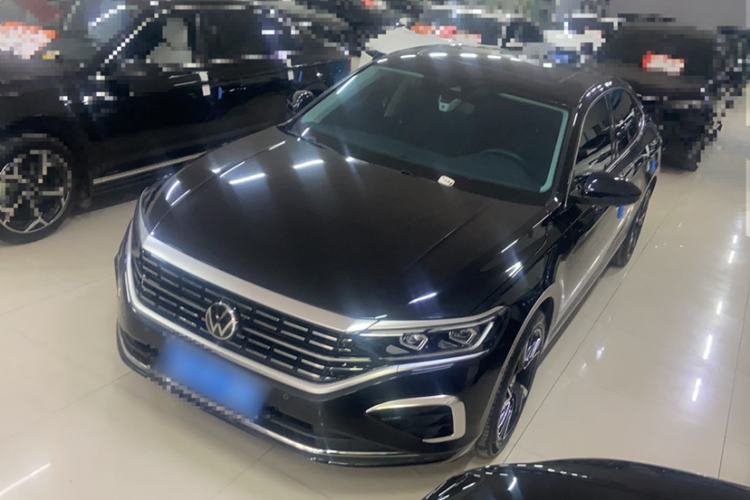 Used Volkswagen Passat 2024 380TSI Luxury Edition Exterior 4