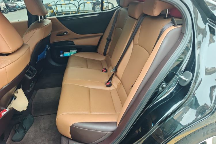 Used Lexus ES 2020 200 Excellence Edition
