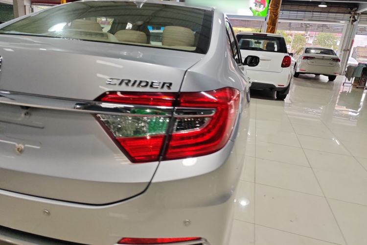 Used Honda Crider 2013 1.8L automatic comfort version