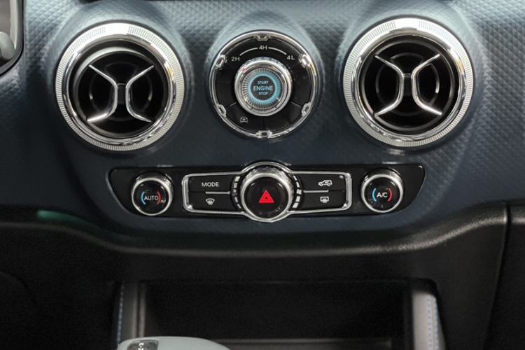 Used BAIC Off-Road BJ40 2020 2.0T Automatic Four-Wheel Drive Urban Hunter Edition Chivalrous Type
