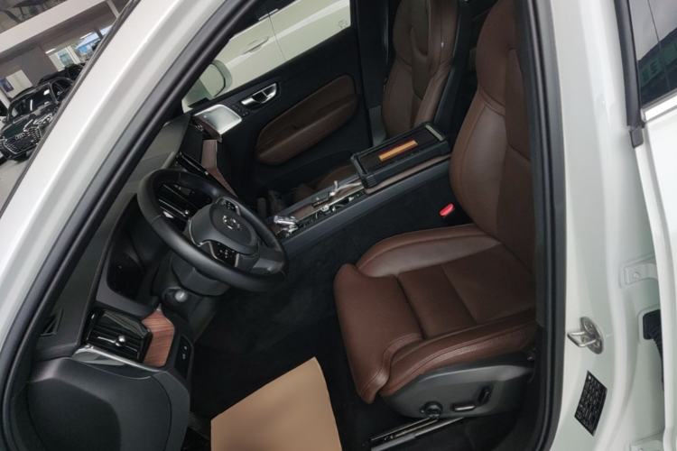 Used Volvo XC60 New Energy 2024 T8 Plug-in Hybrid Long-Range All-Wheel Drive Smart Luxury Edition Left Front Seat