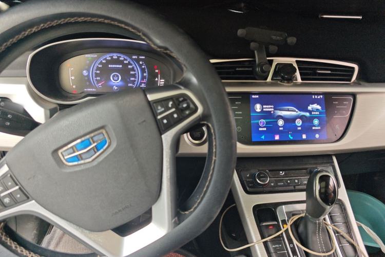 Used Geely Auto Emgrand X7 Sport 2018 1.8TD Automatic Two-Wheel Drive Smart 4G Connected Version Center Console