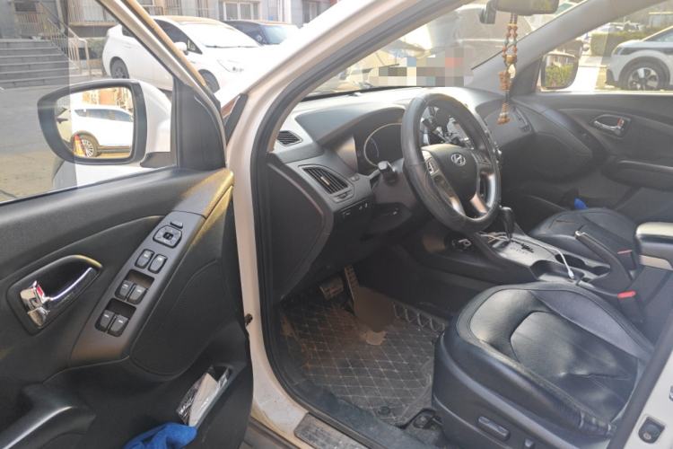 Used Hyundai ix35 2013 2.0L Automatic Two-Wheel Drive Leading GLX China V Emission Standard
