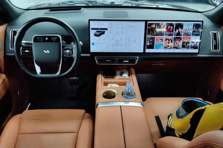 Used Li Auto L8 2023 Pro Model Center Console