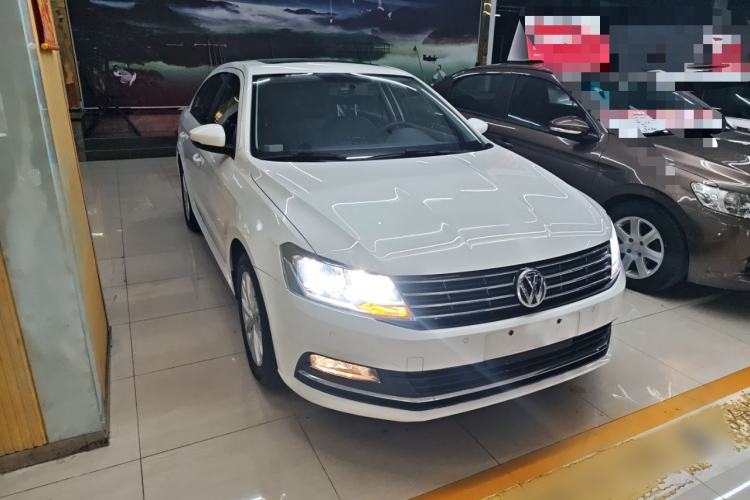 Used Volkswagen Lavida 2017 1.6L Automatic Comfort Edition Front Right 45 Deg