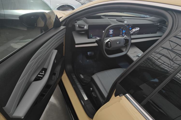 Used Geely Galaxy E8 2024 665 km Range Rear-Drive Starship Intelligent Driving Version Driver Seat