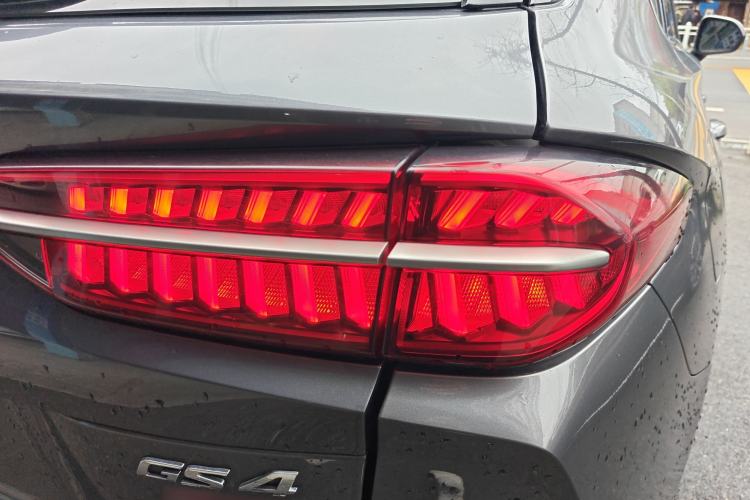 Used GAC Trumpchi GS4 PLUS 2021 390T Automatic Nebula Edition Right Rear Taillight