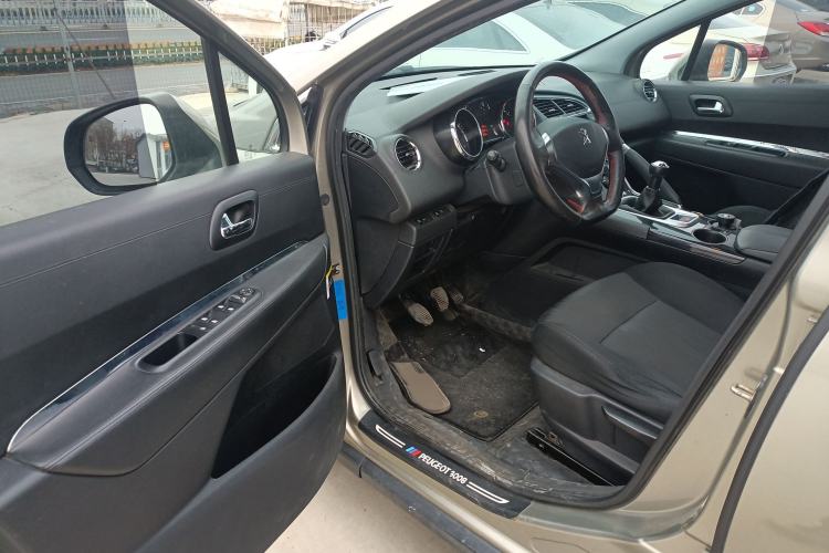 Used Peugeot 3008 2015 2.0L Manual Classic Edition
