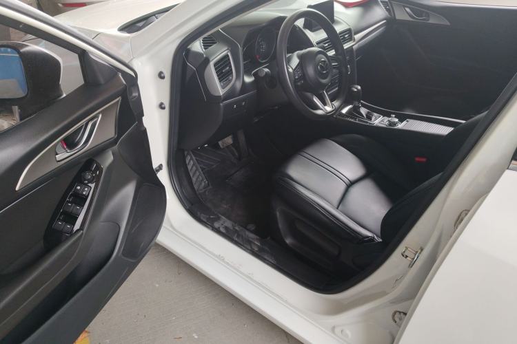 Used Mazda 3 Axela 2017 Sedan 1.5L Automatic Luxury Model Emission Standard China V
