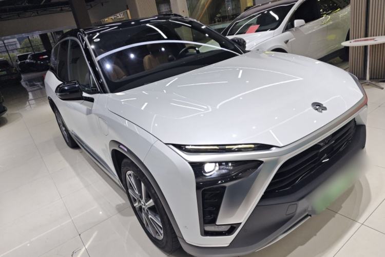 Used Nio ES8 2020 415 km Range 7-Seater Version Front Right 45 Deg