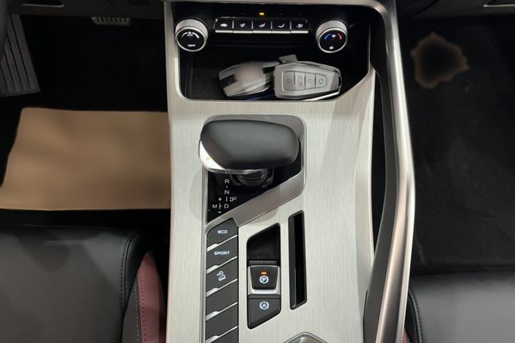 Used Geely Auto Coolray 2021 1.4T DCT Diamond Edition Interior 4