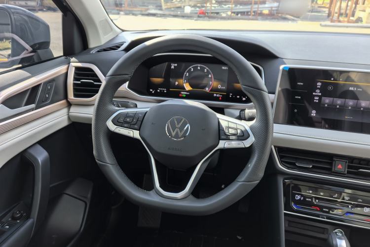 Used Volkswagen Tharu 2024 300TSI Two-Wheel-Drive Moonlight Edition