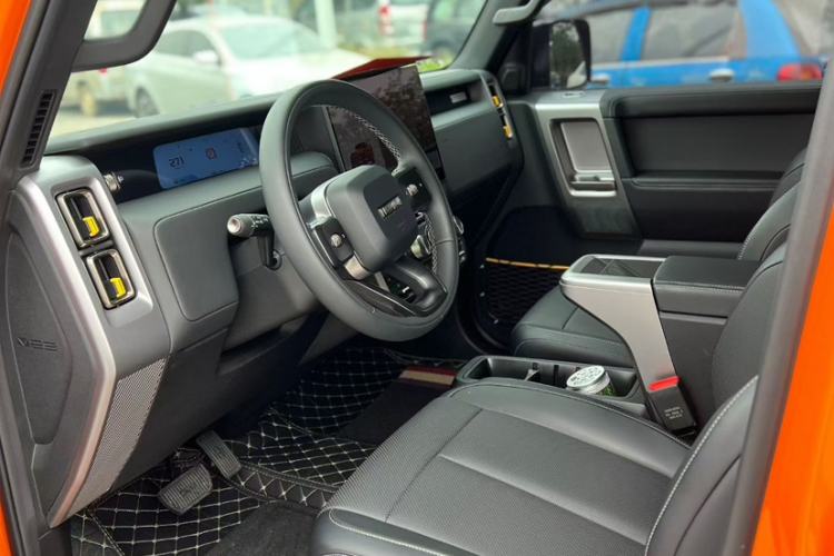 Used iCAR V23 2025 401 Two-Wheel Drive Intelligent Driving Version Interior 2