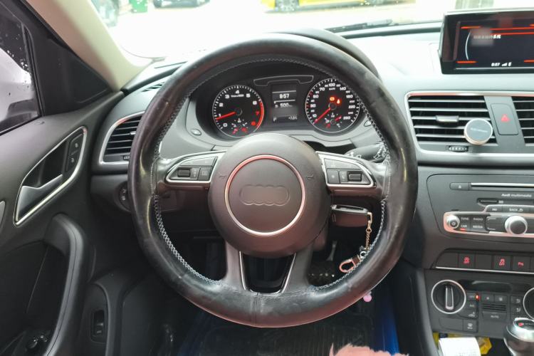 Used Audi Q3 2016 30 TFSI Fashion Model Steering Wheel