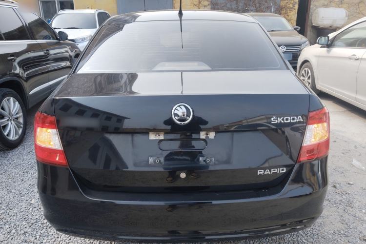 Used Skoda Rapid 2015 1.6L Manual Le Xuan Model