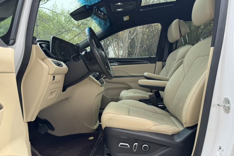 Used Buick GL8 2022 ES Landtrek 653T Flagship Model
