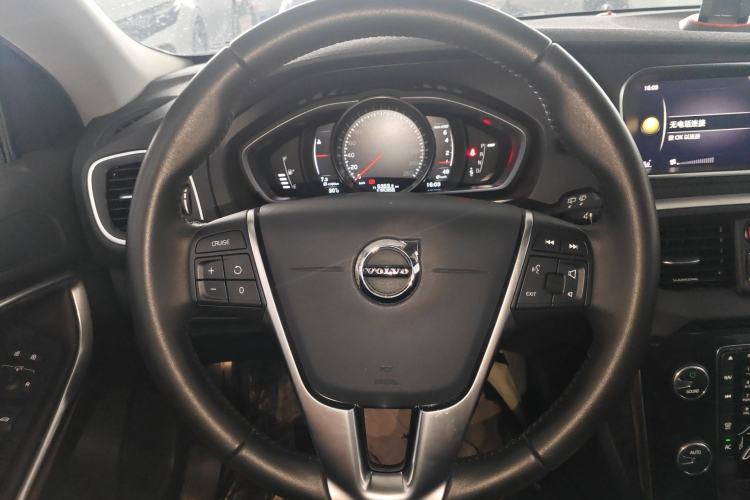 Used Volvo V40 2018 T3 Zhiyi Edition