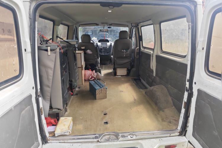 Used SAIC MAXUS Xintu V80 2017 2.5T AMT Aoyuntong National V Short Wheelbase Ultra-Low Roof 5/6/10-Seater
