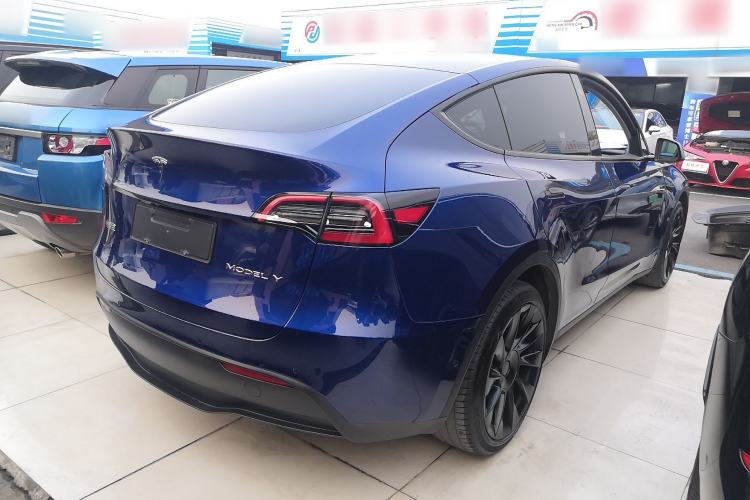 Used Tesla Model Y 2021 Long-Range All-Wheel-Drive Version
