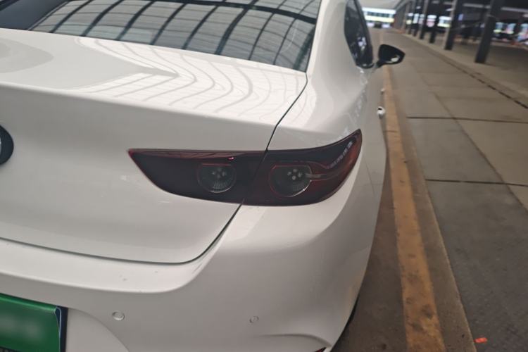 Used Mazda Mazda 3 Axela 2021 1.5L Automatic Luxury Version
