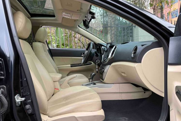 Used CHANGAN Eado 2015 1.6L Automatic Luxury Model Interior 2