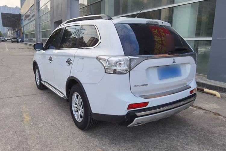 Used Mitsubishi Outlander (Import) 2014 2.0L Two-Wheel Drive Sport Value Edition 5 Seats
