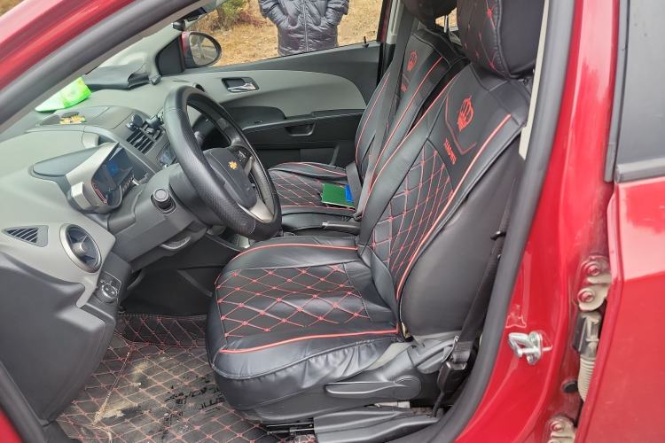 Used Chevrolet Aveo Sonic 2011 Sedan 1.4L Manual Transmission SE