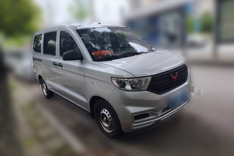 Used Wuling Hongguang V 2021 1.5L Jingqu Version LAR Front Right 45 Deg