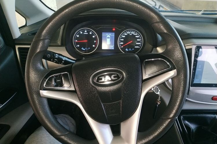 Used JAC Refine M4 2016 2.0L Manual Comfort Edition