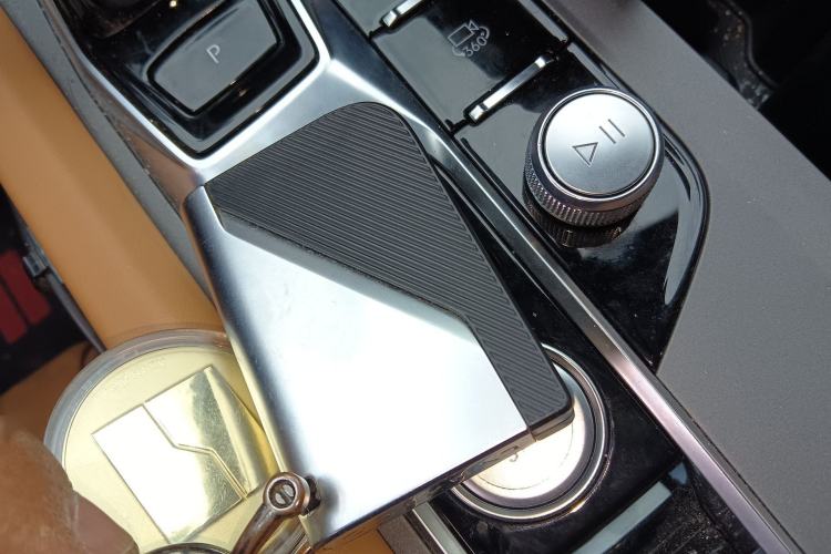 Used Lynk & Co 09 EM-P 2023 2.0TD EM-P Long-Range Version PM 7-Seater Interior 1