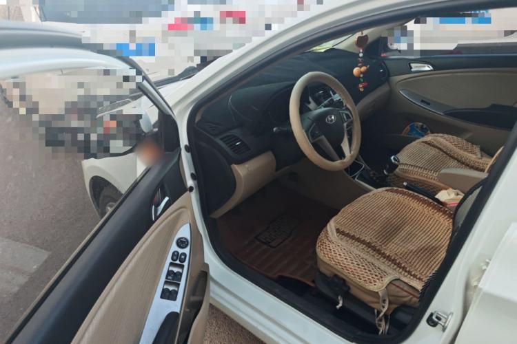 Used Hyundai Verna (older generation) 2014 1.4L Manual Top-Tier Model TOP
