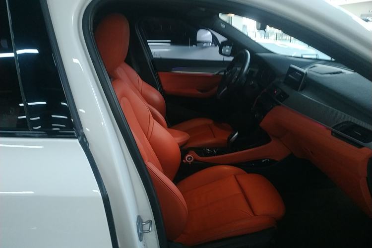 Used BMW X2 2018 sDrive25i Luxury Model with M Off-Road Package China V Emission Standard
