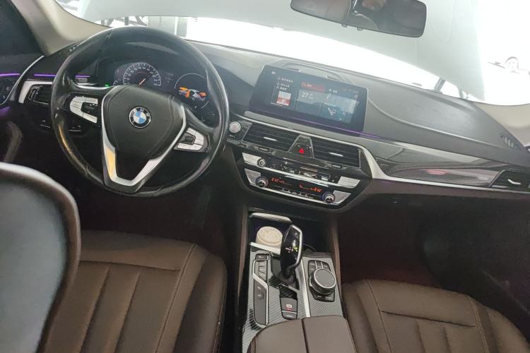 Used BMW 5 Series 2019 Facelifted 525Li Luxury Package Center Console