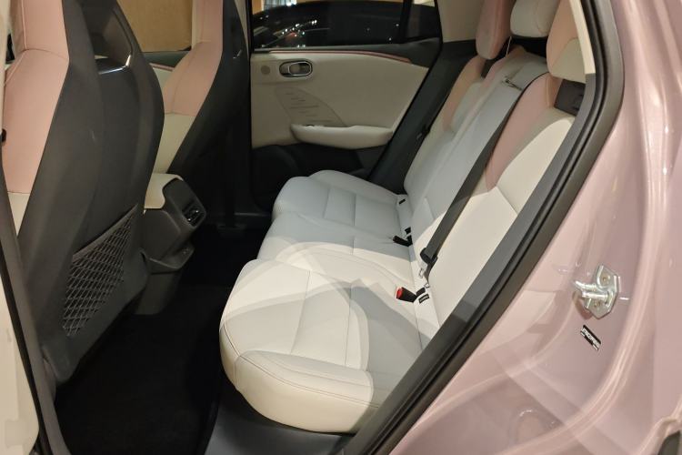 Used Lynk & Co 06 EM-P 2023 EM-P 126 Long-Range Halo Left Rear Seat