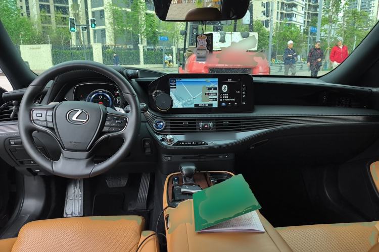 Used Lexus LS 2021 500h Excellence Edition Center Console