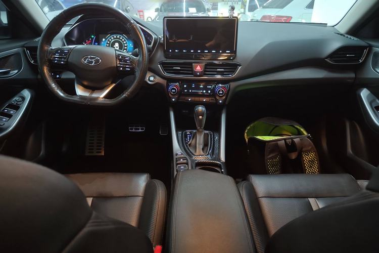 Used Hyundai Lafesta 2019 280TGDi Smart Speed Version China VI Standard Center Console