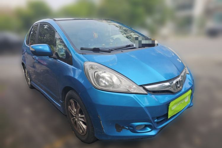 Used Honda Fit 2011 1.5L automatic panoramic sunroof version

