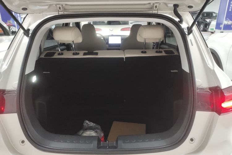 Used Wuling Bingo PLUS 2024 330 km Range Five-Seater Version
