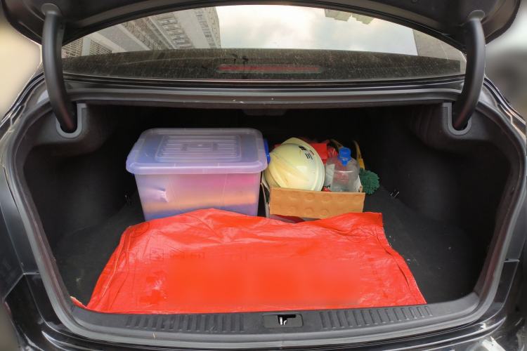 Used Hyundai Genesis 2012 3.0L GDI Luxury Edition Trunk