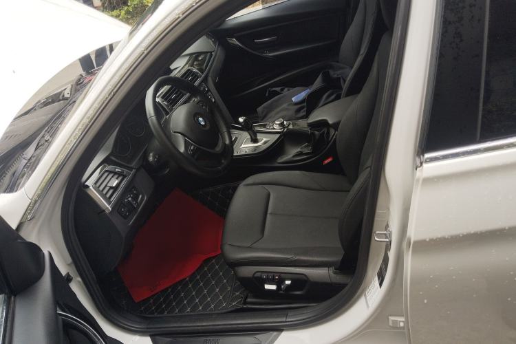 Used BMW 3 Series 2016 320Li Fashion Model Left Front Seat