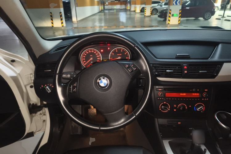 Used BMW X1 2013 sDrive18i manual model
