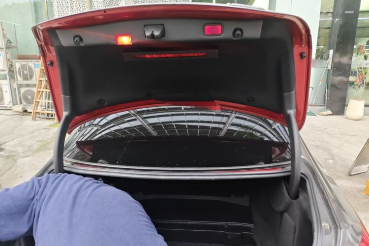 Used Mercedes-Benz E-Class 2018 E 300 L Sporty and Stylish Model