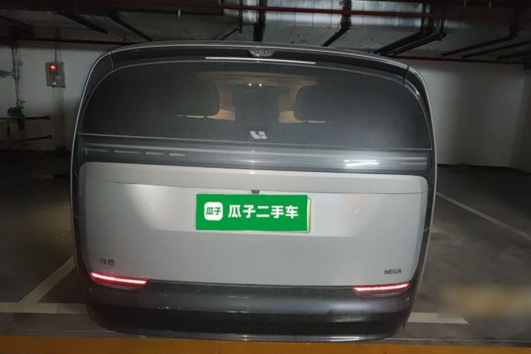 Used Li Auto MEGA 2024 Ultra Model
