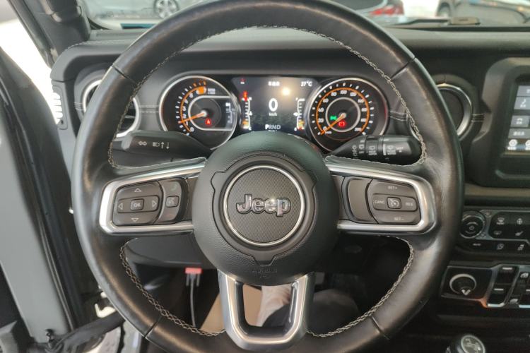 Used Jeep Wrangler 2019 2.0T Sahara Four-Door Version China VI Emission Standard