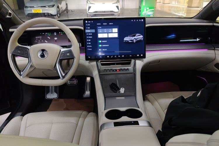 Used Denza Z9 2024 1100 km All-Wheel-Drive Ultra Version
