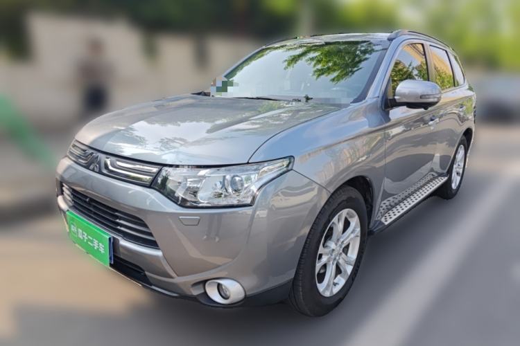 Used Mitsubishi Outlander 2013 2.4L 4x4 Luxury Navigation Edition 5 Seats