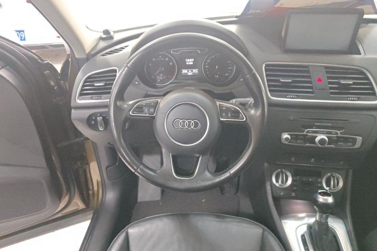 Used Audi Q3 2015 35 TFSI quattro Technology Edition Steering Wheel