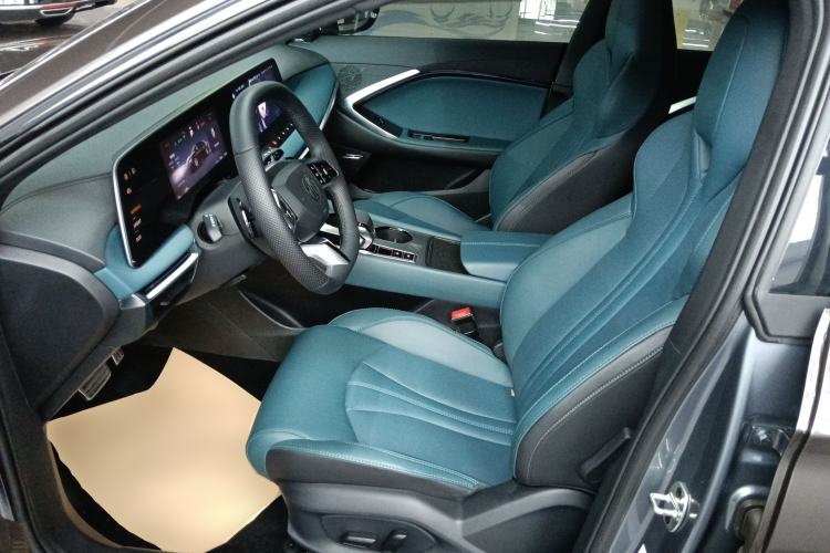 Used MG 7 2023 2.0T Automatic Hunter Luxury Edition Left Front Seat